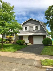 18-01 Calabrese Pl, Fair Lawn, NJ, 07410