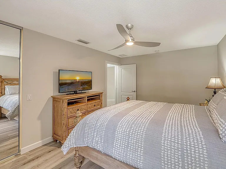 5852 Helicon Pl — Photo 22