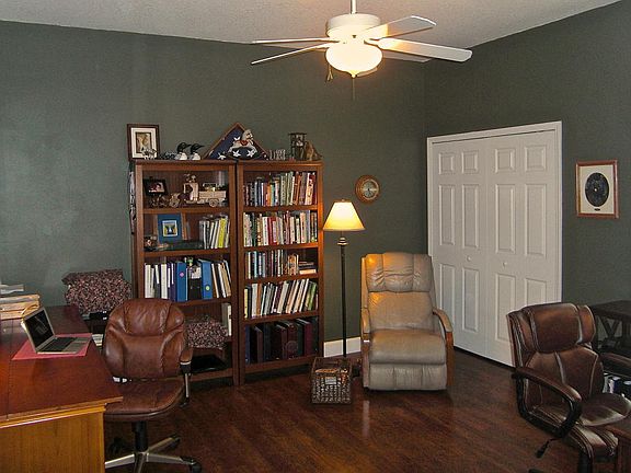 3rd image of 1361 Sunningdale Ln