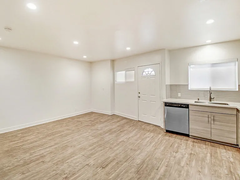 Citra Apartments — Photo 36