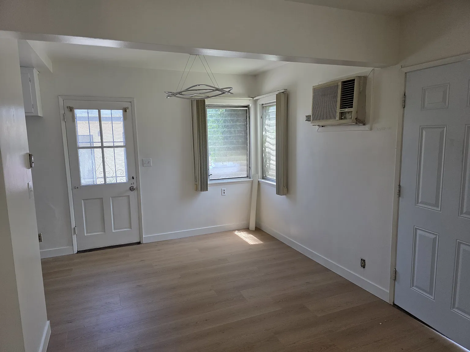 1 bed, $2,125 — Photo 4