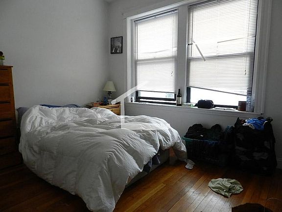 3rd image of 15 Cummings Rd #3