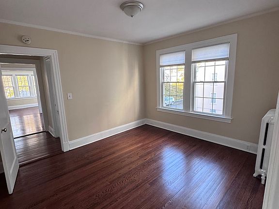 5th image of 786 Farmington Ave #2