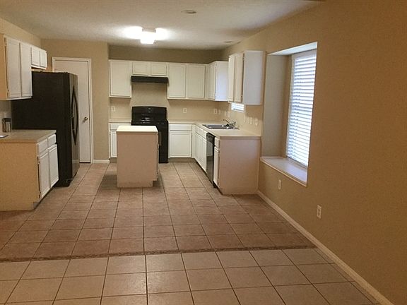 4th image of 1835 Glenwild Dr