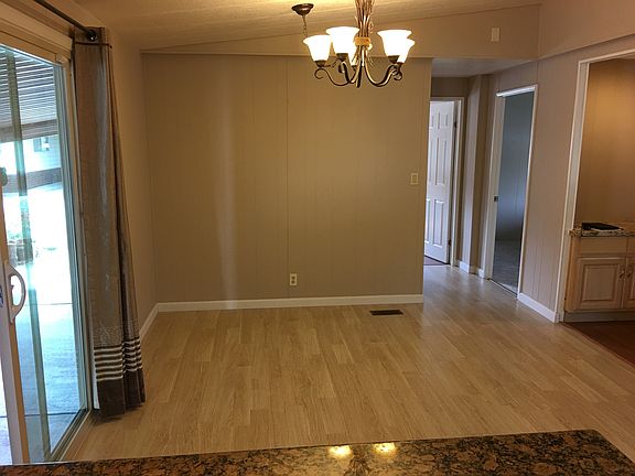 4th image of 3102 Oakbridge Dr