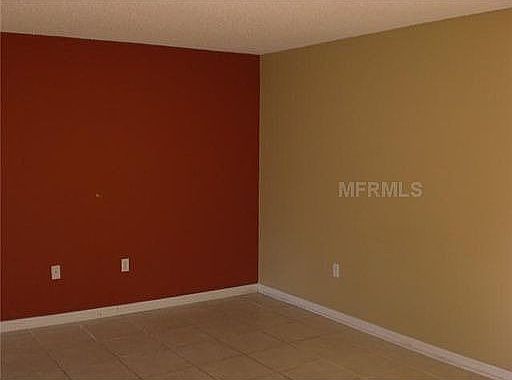 2nd image of 1070 Hanford Dr