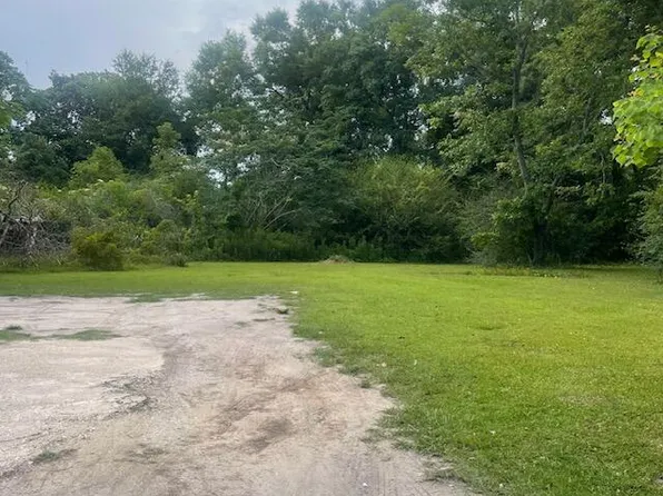 4207 College Ave, Moss Point, MS 39563