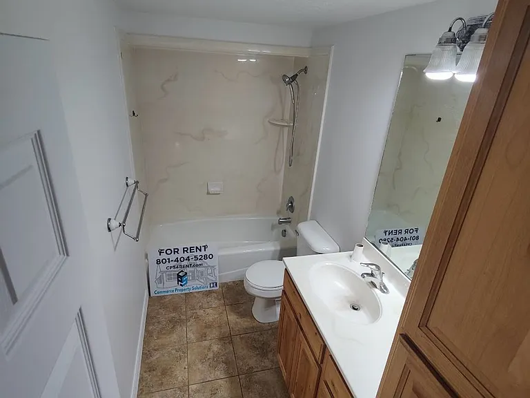 2305 N 2080 W — Photo 15