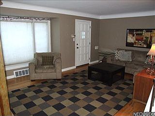 3rd image of 1598 Hawthorne Dr