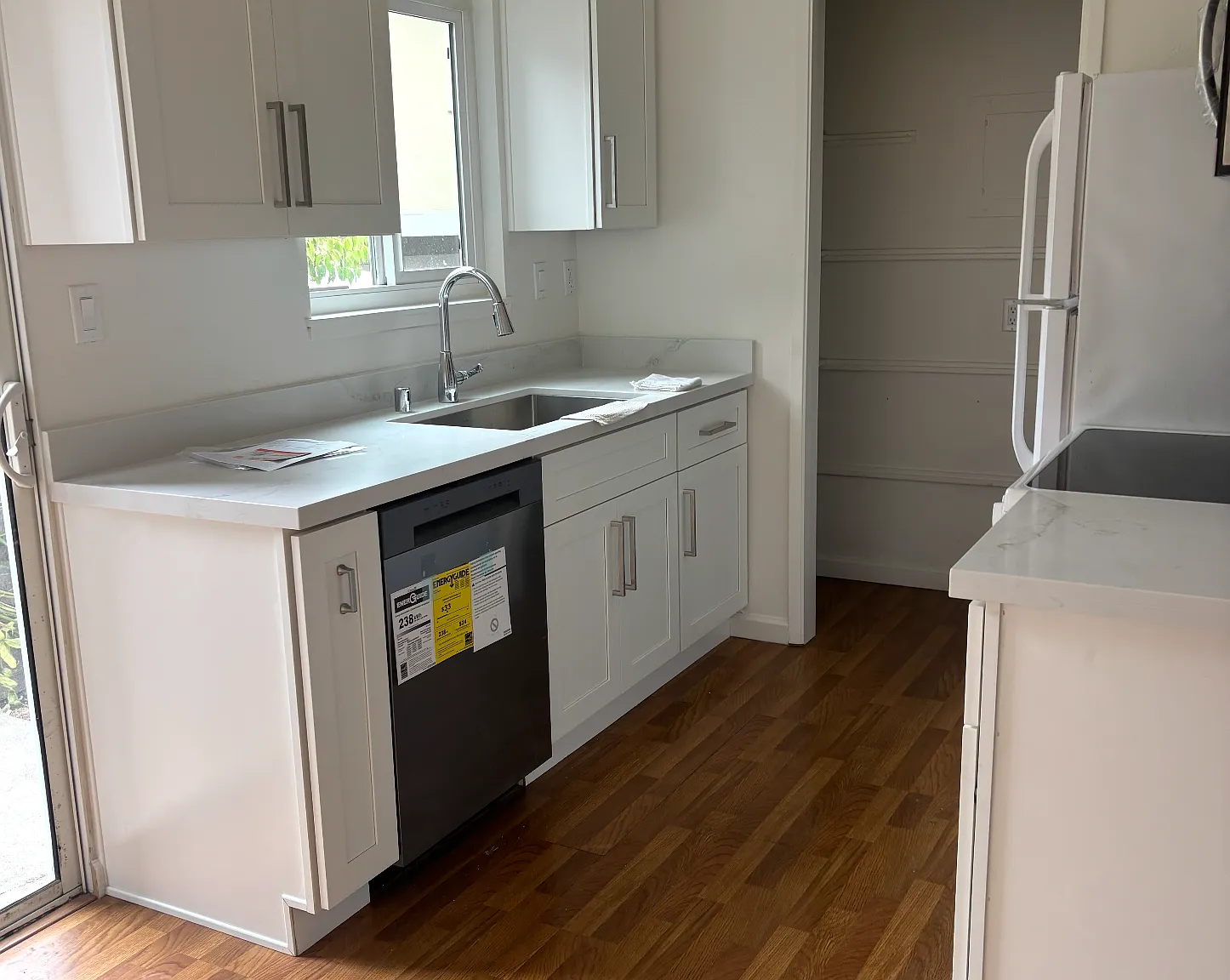 2 bed, 1.5 bath, $2,488 — Photo 2
