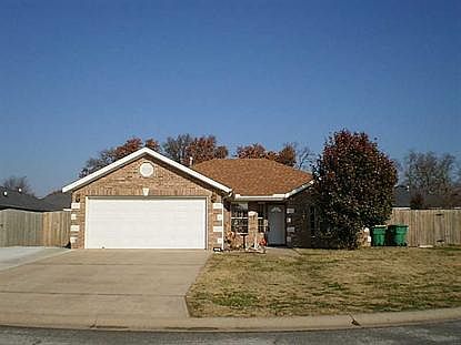 1st image of 840 Honeysuckle Dr