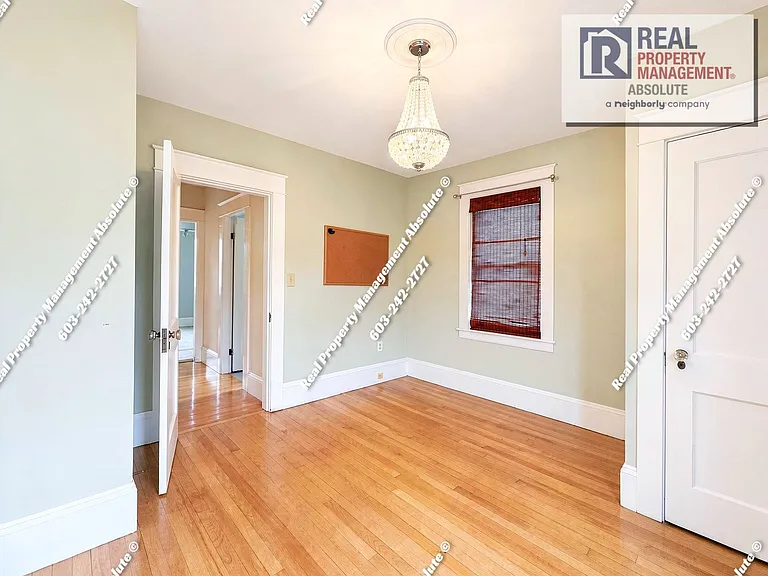 11 E Dunstable Rd — Photo 17