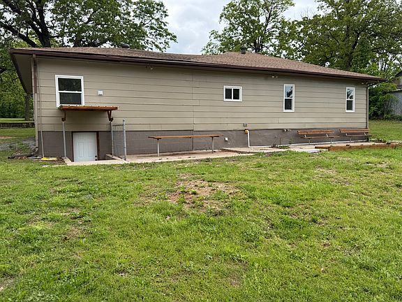 4th image of 423 E 39th Street