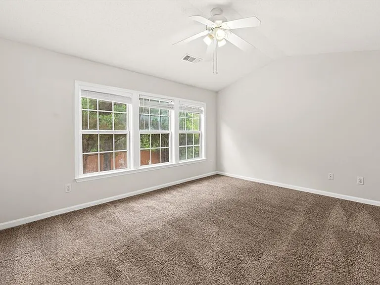 2704 Regent Walk Dr — Photo 24