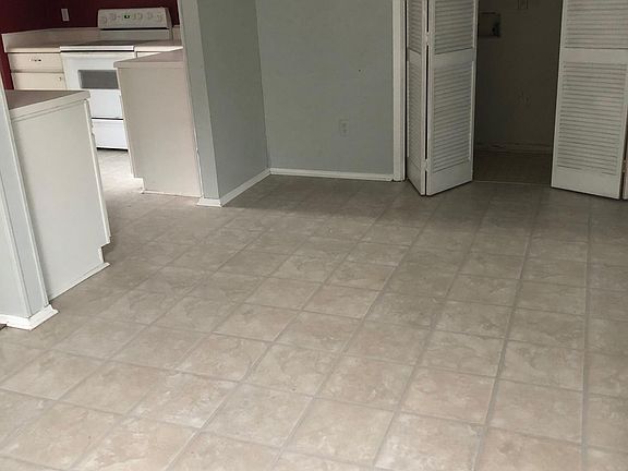 5th image of 3209 Poteet Dr
