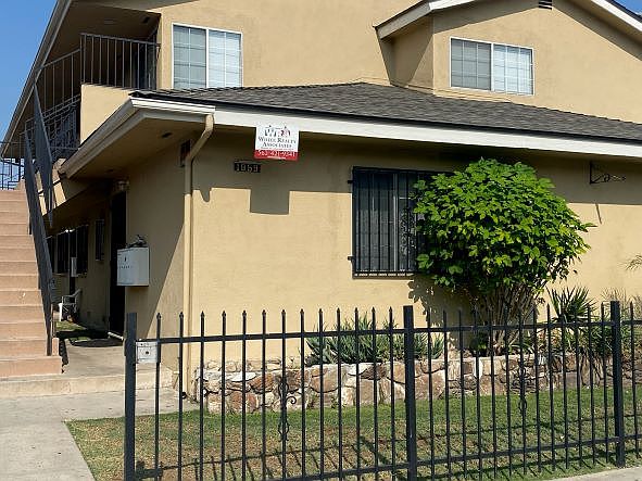 1st image of 1959 Cedar Ave Unit 3
