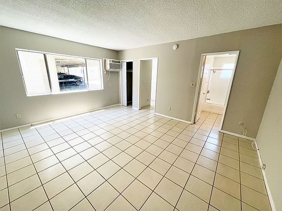 4th image of 5147 Denny Ave #3