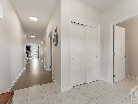 3rd image of 226 Blackhorse Dr