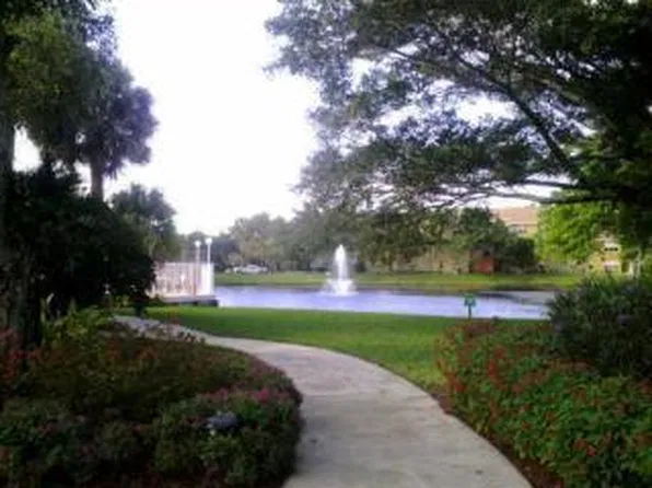 1007 Green Pine Blvd APT F3, West Palm Beach, FL 33409