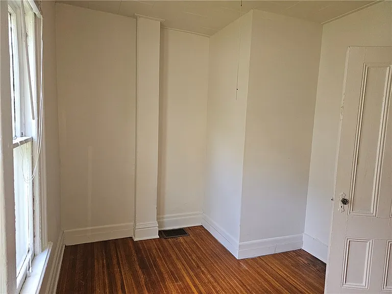 9 Rowley St #3 — Photo 19