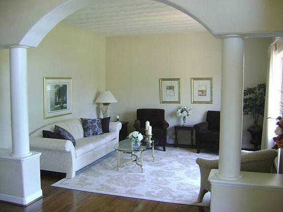 3rd image of 2296 Souverain Ln