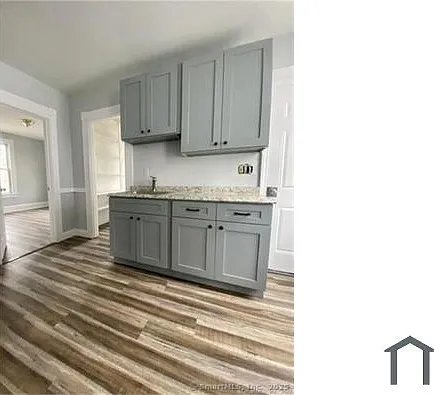 15 Ridgewood St — Photo 4