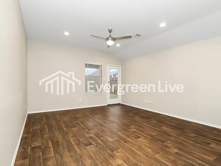 9921 Glen Brook Ln — Photo 6