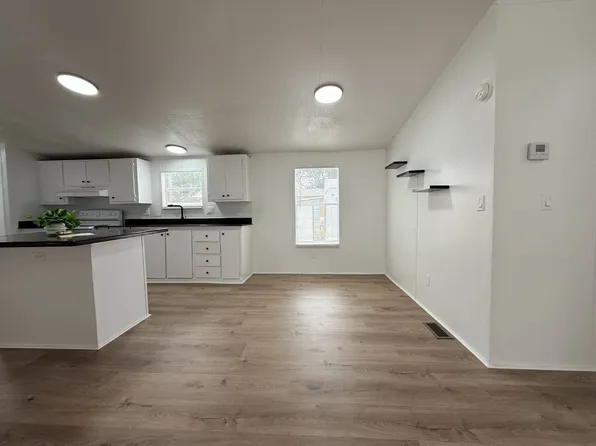 600 E Anderson Rd Trailer 426, Houston, TX 77047