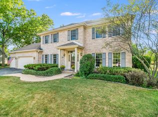 2106 Bridle Ct, St Charles, IL 60174