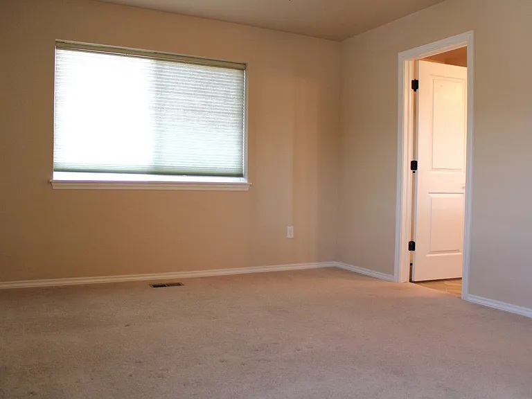 1902 Mackinac St — Photo 12