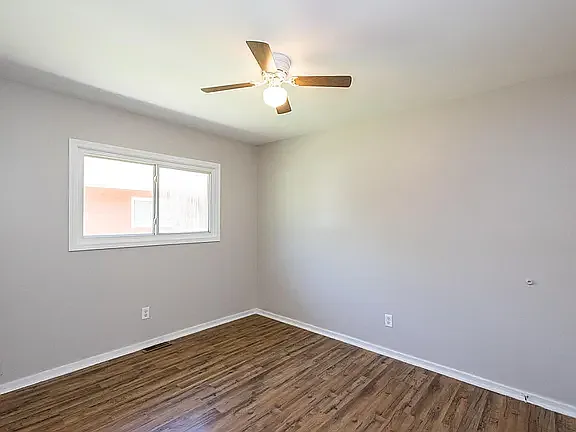 2028 E Clay St — Photo 7