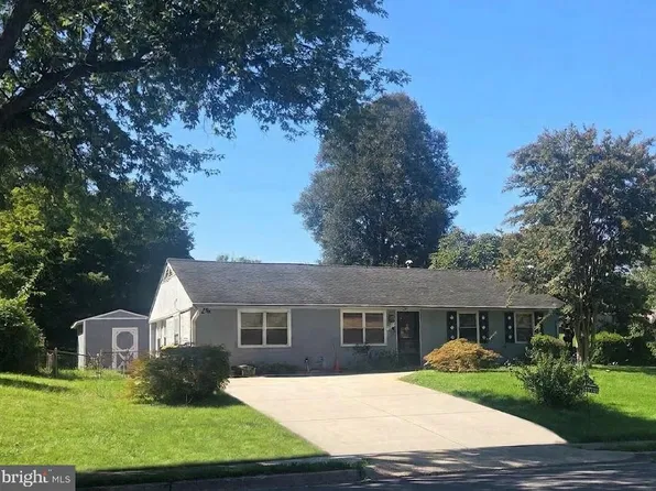7705 Kalorama Rd, Annandale, VA 22003