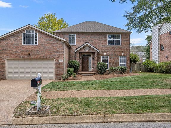 2nd image of 128 Clarendon Cir