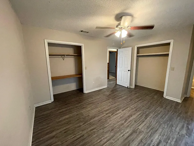 817 Robin Hood Trl — Photo 40