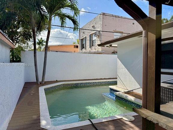 5th image of 2430 SW 22nd Ter