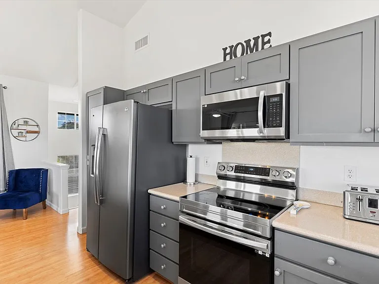 650 Komo Ohia St — Photo 15