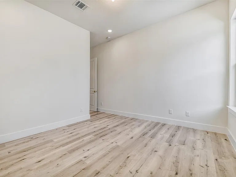 5906 Saint Augustine St #C — Photo 27