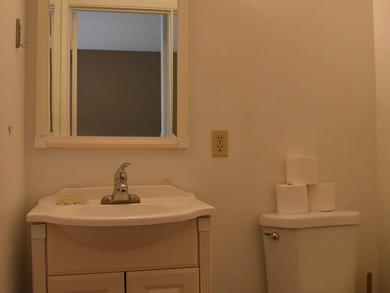 2 bed, 1.5 bath, 1100 sqft, $3,200 — Photo 4