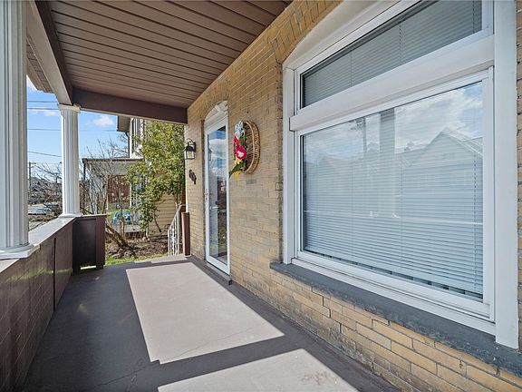 3rd image of 601 E 7th Ave
