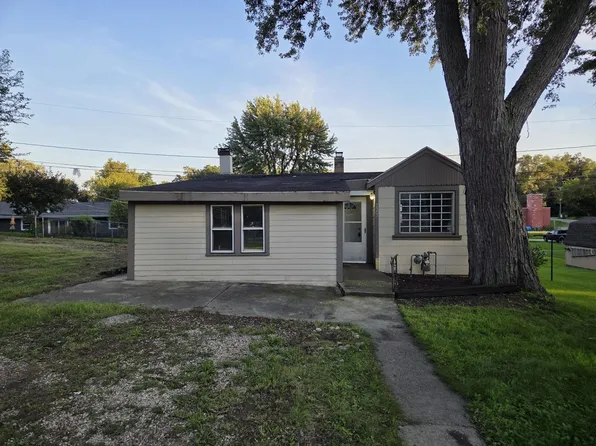 7301 Chippewa Dr, Wonder Lake, IL 60097