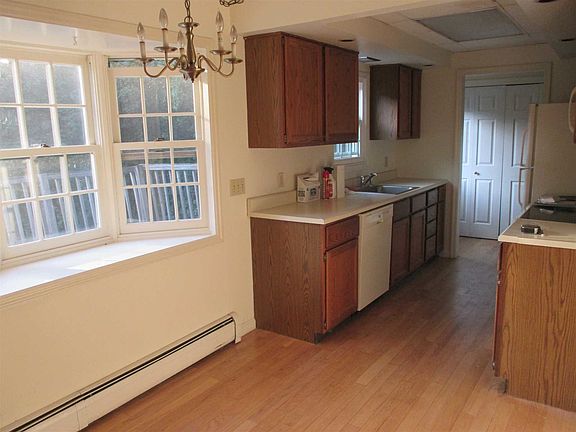 5th image of 10 Vanessa Ln #1