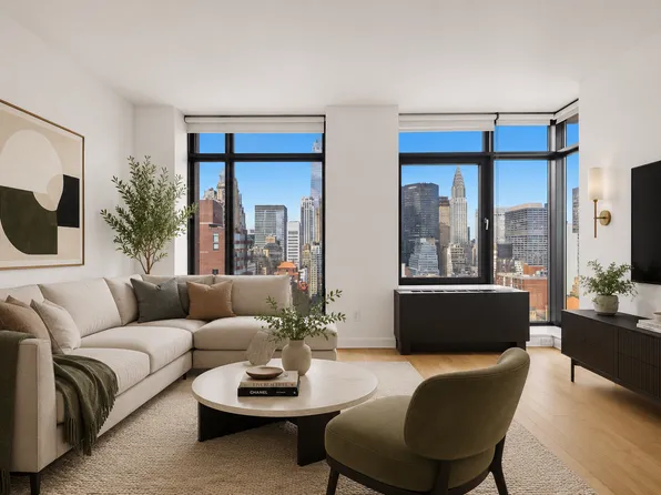49 East 34th Street image 1 of 14