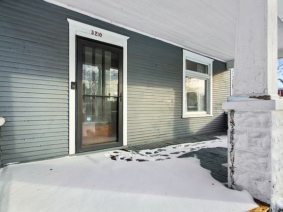 3rd image of 3210 N Knoxville Ave