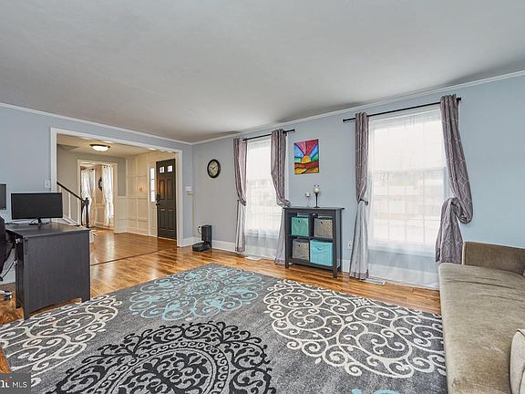 4th image of 12818 Framingham Ct