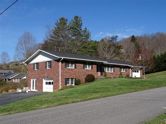 3rd image of 113 Laurel St