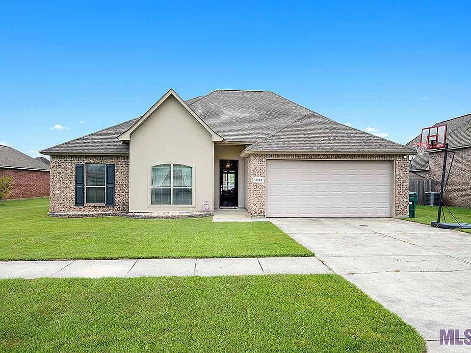 1st image of 12723 Diamond Lake Dr