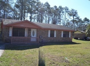 1092 Live Oak Dr, Hinesville, GA 31313