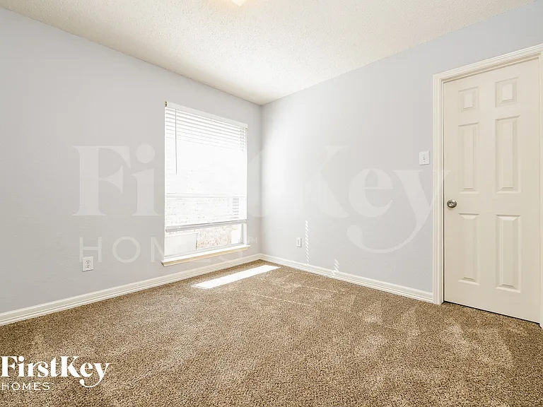 4909 Lodgepole Ln — Photo 10