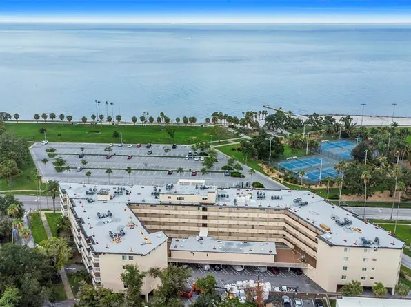 1200 N Shore Dr NE Unit 205, Saint Petersburg, FL 33701