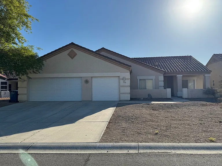 2772 Broadmoor Dr — Photo 1